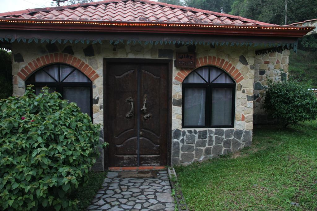 Gingerbread Restaurant & Bed and breakfast *