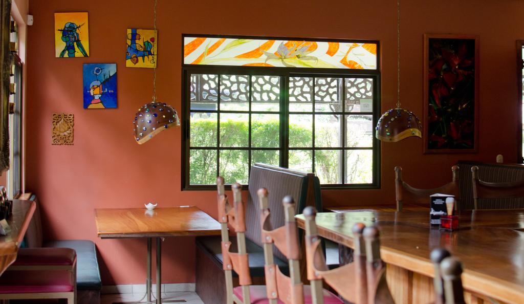 Gingerbread Restaurant & Bed and breakfast Nuevo Arenal